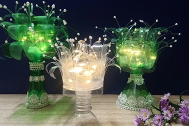 Người phụ nữ Hải Phòng gom rác về nhà, "biến hóa" thành đồ đẹp khó tin