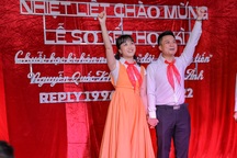 Cặp đôi Hà Nội tổ chức đám cưới độc lạ và chuyện tình sau 25 năm bỏ lỡ nhau