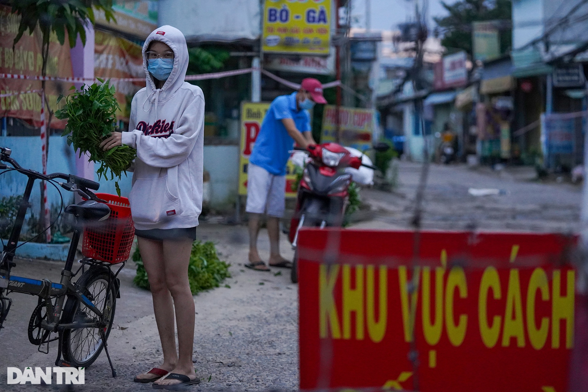 Hàng nghìn bó rau nghĩa tình gửi tặng người dân vùng dịch ở TPHCM - 15