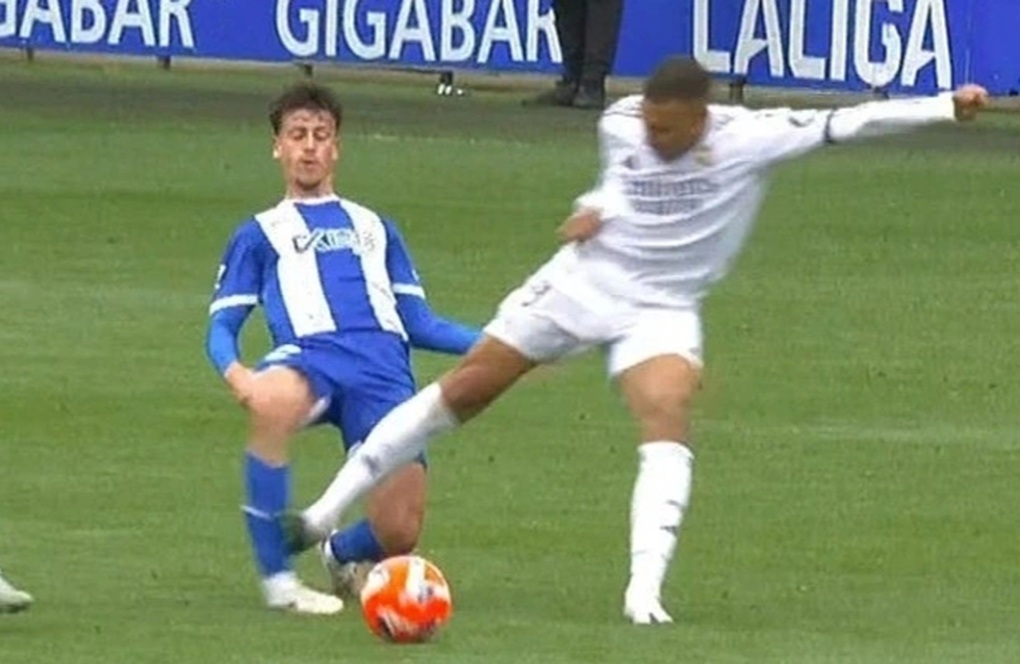 Mbappe nhận thẻ đỏ, Real Madrid nhọc nhằn bám đuổi Barcelona - 2 Mbappe nhận thẻ đỏ, Real Madrid nhọc nhằn bám đuổi Barcelona - 2