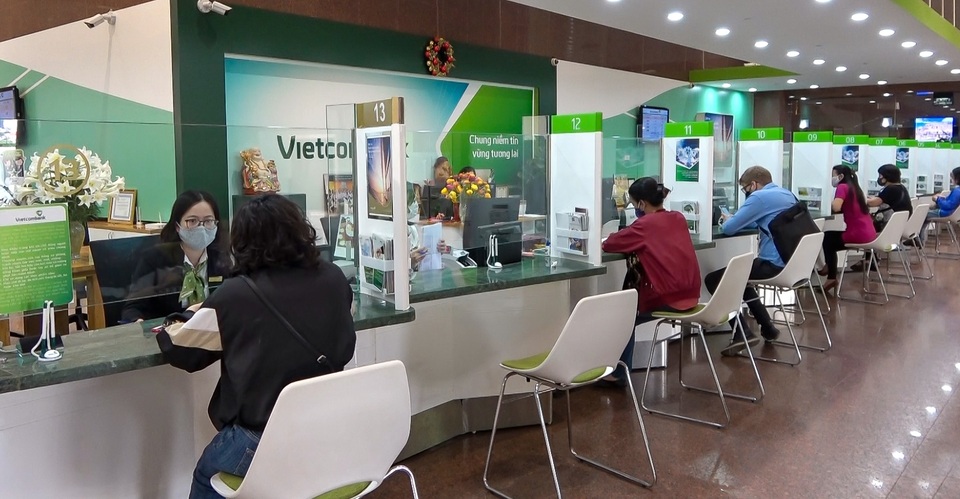 Vietcombank công bố giảm đồng loạt lãi suất tiền vay đợt 2 cho khách hàng bị ảnh hưởng bởi dịch Covid-19 - 3 Vietcombank công bố giảm đồng loạt lãi suất tiền vay đợt 2 cho khách hàng bị ảnh hưởng bởi dịch Covid-19 - 3