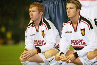 Beckham, Giggs, Scholes giải cứu MU khỏi nhà Glazer?