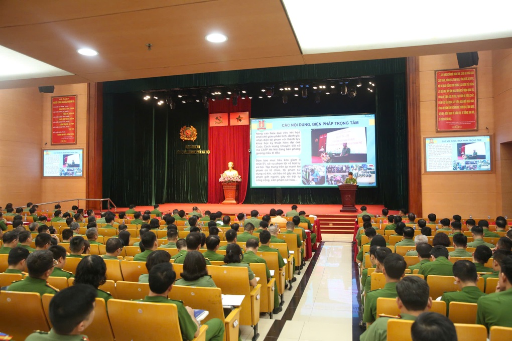 Công an Hà Nội mở đợt cao điểm tấn công, trấn áp tội phạm - 2 Công an Hà Nội mở đợt cao điểm tấn công, trấn áp tội phạm - 2