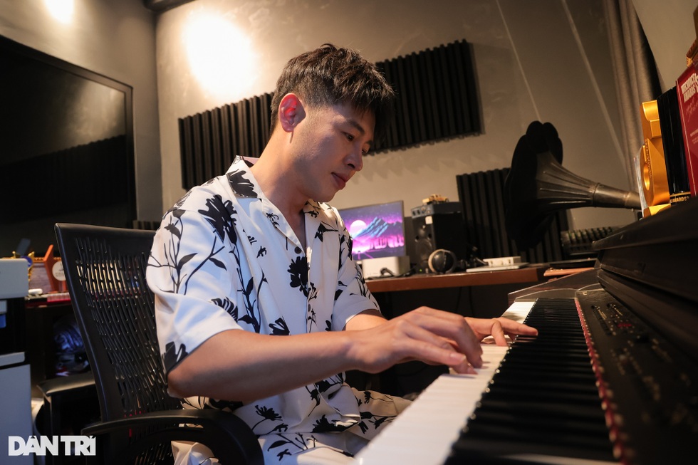 Hoàng tử ballad Hoàng Hải tái xuất ấn tượng tại hoà nhạc Rực rỡ ngày mới - 3