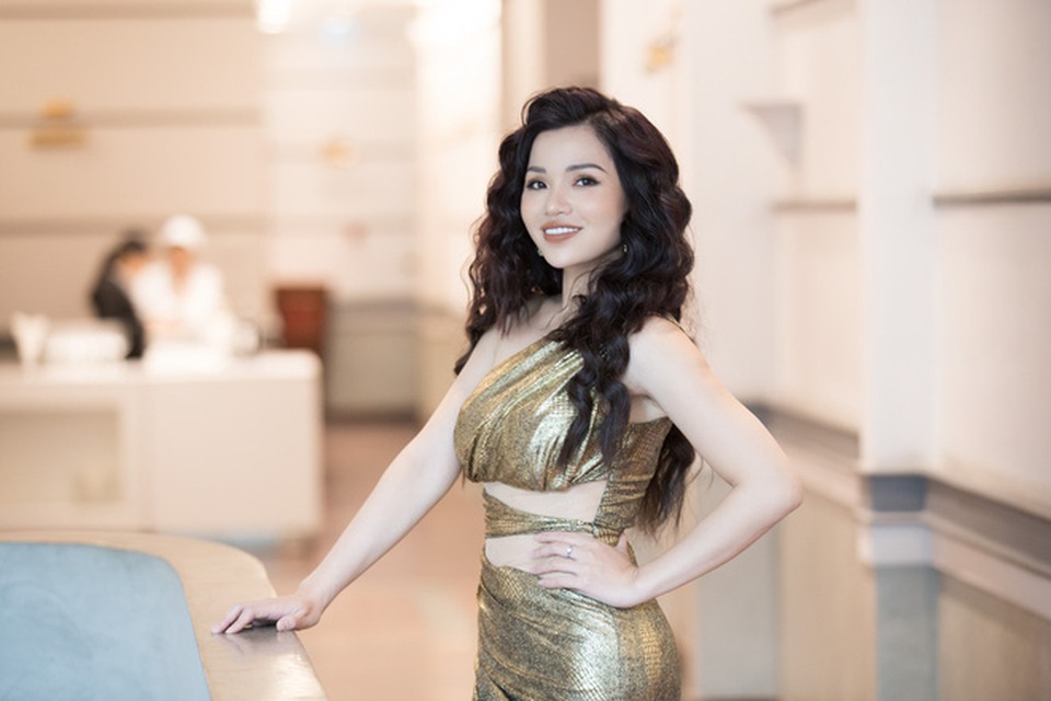 Hiền Nguyễn ra mắt MV khuyên giới trẻ tận hưởng thanh xuân tươi đẹp - 2 Hiền Nguyễn ra mắt MV khuyên giới trẻ tận hưởng thanh xuân tươi đẹp - 2