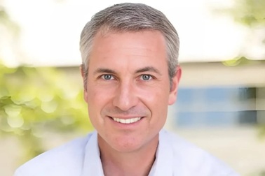 Scandal "kiss cam" 1,3 tỷ USD: Giải mã CEO Andy Byron và Astronomer