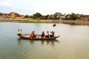 Hội An chấn chỉnh hoạt động bơi ghe trên sông Hoài