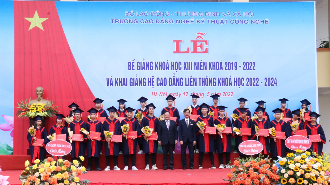 Cần tiếp tục đổi mới, nâng cao chất lượng giáo dục nghề nghiệp - 1 Cần tiếp tục đổi mới, nâng cao chất lượng giáo dục nghề nghiệp - 1