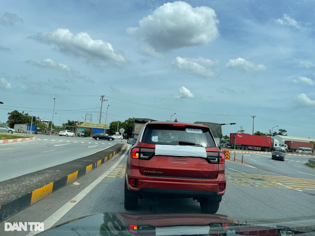 Ford Everest 2023 sắp bán tại Việt Nam, giá dự kiến ngang Toyota Fortuner - 4 Ford Everest 2023 sắp bán tại Việt Nam, giá dự kiến ngang Toyota Fortuner - 4