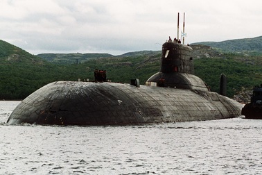 Nga gỡ tên lửa khỏi tàu ngầm hạt nhân "khủng" nhất thế giới
