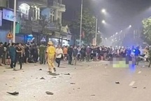Ba xe máy va chạm ở Hà Nội, 4 người thương vong