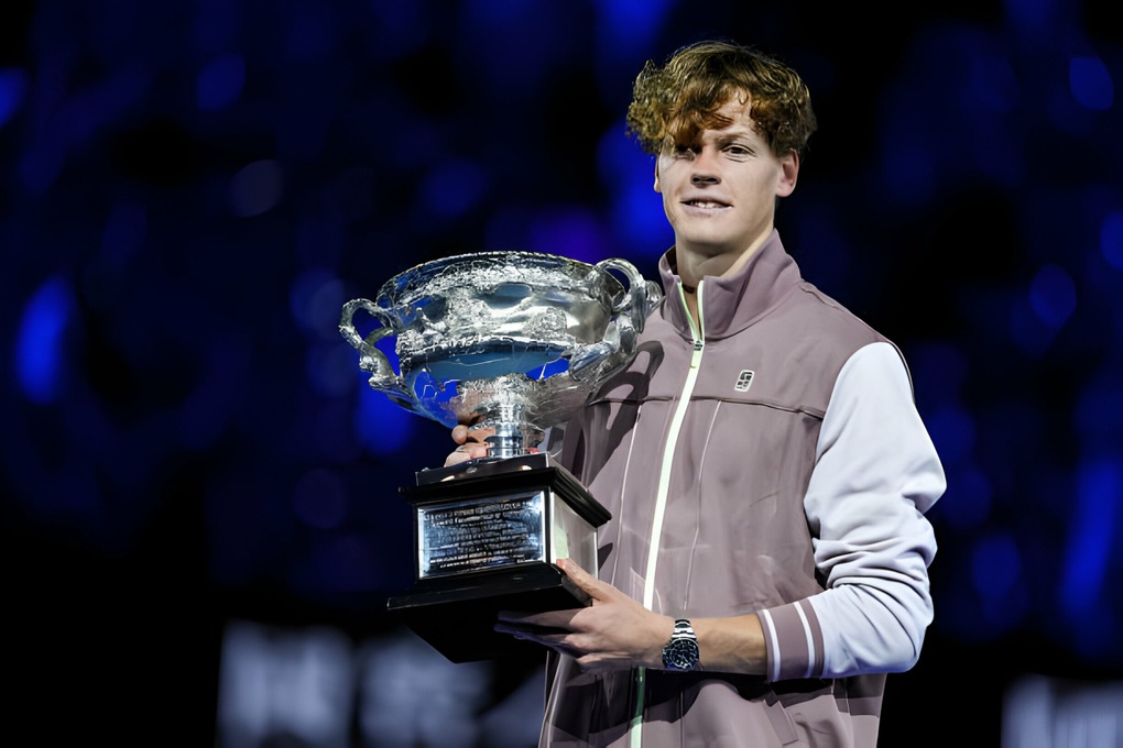 Ngược dòng hạ Medvedev, Sinner lần đầu vô địch Australian Open - 2 Ngược dòng hạ Medvedev, Sinner lần đầu vô địch Australian Open - 2