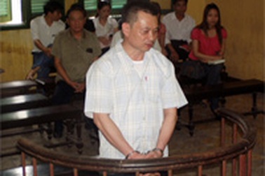 Lừa lấy 8 chiếc ôtô, bác sĩ “bóc lịch” 20 năm