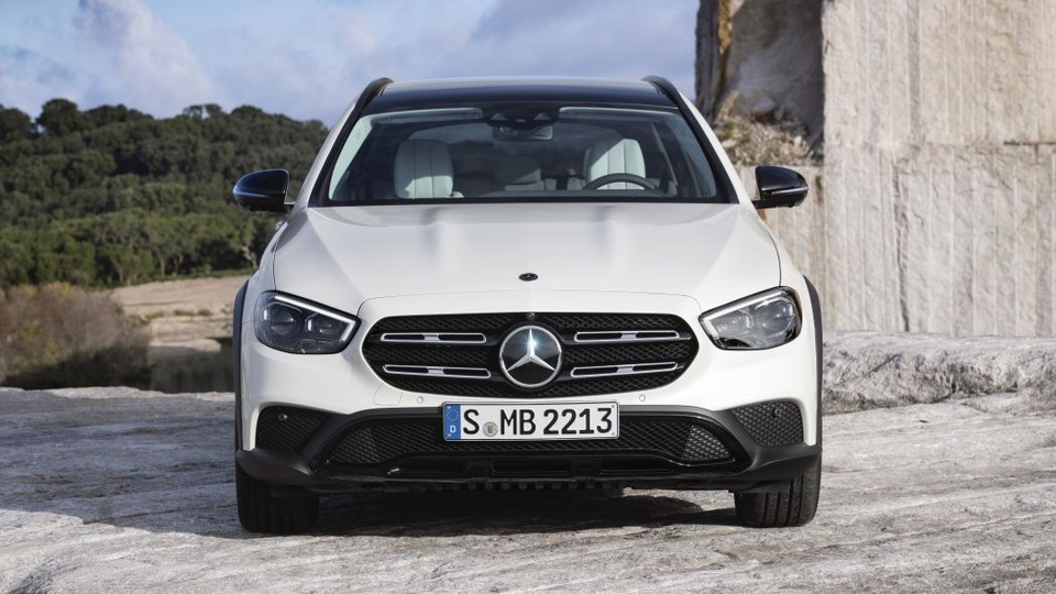 Choáng váng xem bảng giá xe Mercedes E-Class 2021 - 29 Choáng váng xem bảng giá xe Mercedes E-Class 2021 - 29