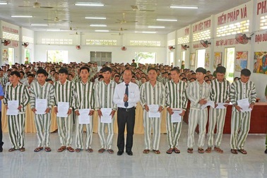 303 phạm nhân được đặc xá và giảm án dịp 2/9