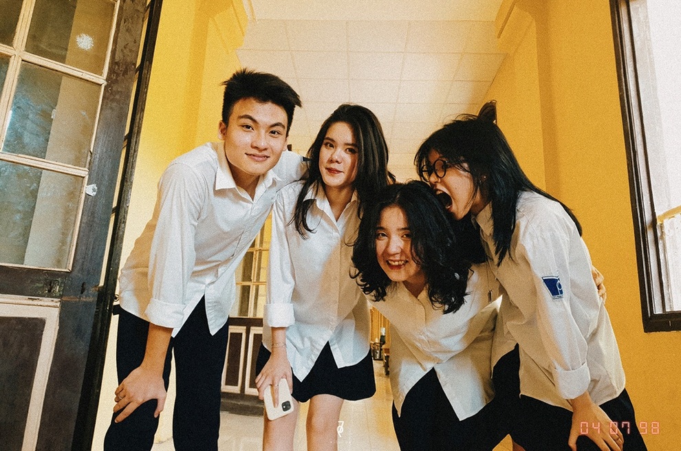 Tan chảy với bộ ảnh kỷ yếu vạn người mê dưới tay máy của thầy giáo - 1