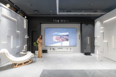 TV The Wall "treo giá" hơn 9 tỷ đồng tại Việt Nam