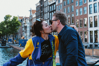 Siêu mẫu Minh Tú ấn định ngày làm đám cưới với bạn trai Tây