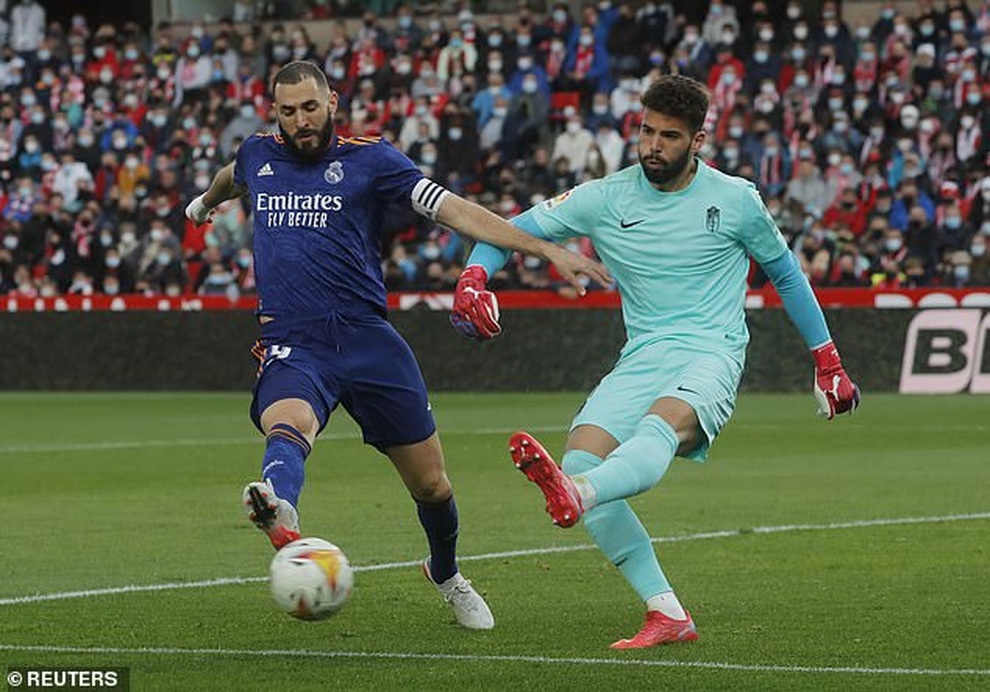Thắng đậm Granada, Real Madrid trở lại ngôi đầu bảng La Liga - 4 Thắng đậm Granada, Real Madrid trở lại ngôi đầu bảng La Liga - 4