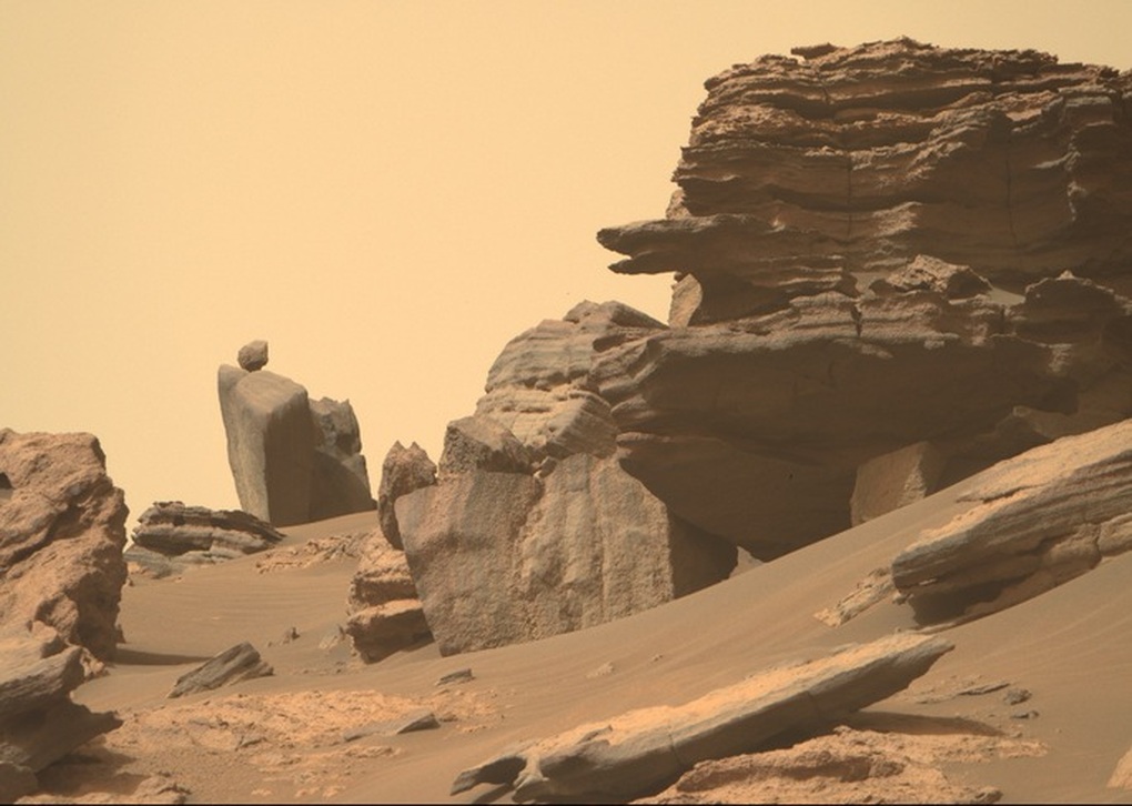 NASA công bố hình ảnh đầu rắn chui ra trên hành tinh khác - 1 NASA công bố hình ảnh đầu rắn chui ra trên hành tinh khác - 1