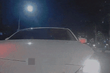 Để trẻ ngồi cùng ghế lái, nữ tài xế gây va chạm với ô tô phía trước