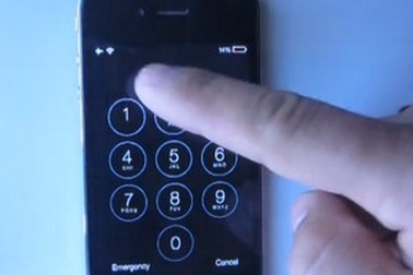 iOS 7.0.2 lại dính lỗi bảo mật giúp qua mặt màn hình khóa