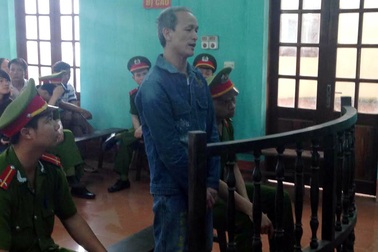 Bị tố trộm cắp, đòi ly hôn, chồng cắt gân chân tay vợ