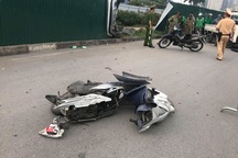 Nữ tài xế lái Mercedes gây tai nạn liên hoàn, 4 người nhập viện