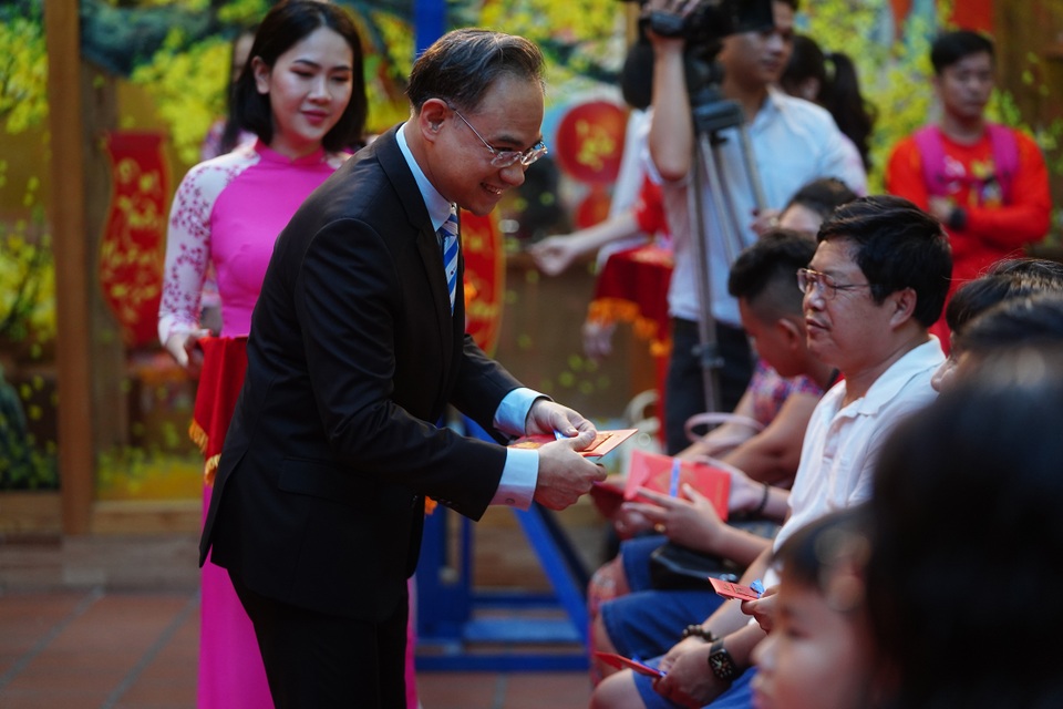 Chuyến xuất hành đầy niềm tin và trải nghiệm khó quên của đoàn khách quốc tế - 3 Chuyến xuất hành đầy niềm tin và trải nghiệm khó quên của đoàn khách quốc tế - 3