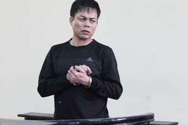 Án 4,5 năm tù cho ông bố bẻ răng cửa, xích chân con gái