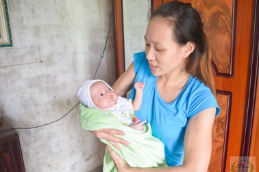 Kỳ diệu sự sống bé gái sinh non 600g