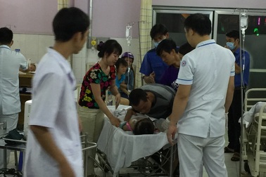 Bé gái 4 tuổi tử vong dưới hồ bơi