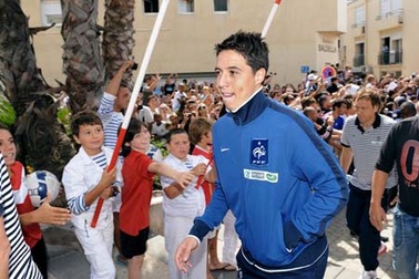 Nasri sẽ cập bến Man City ngay tuần này?