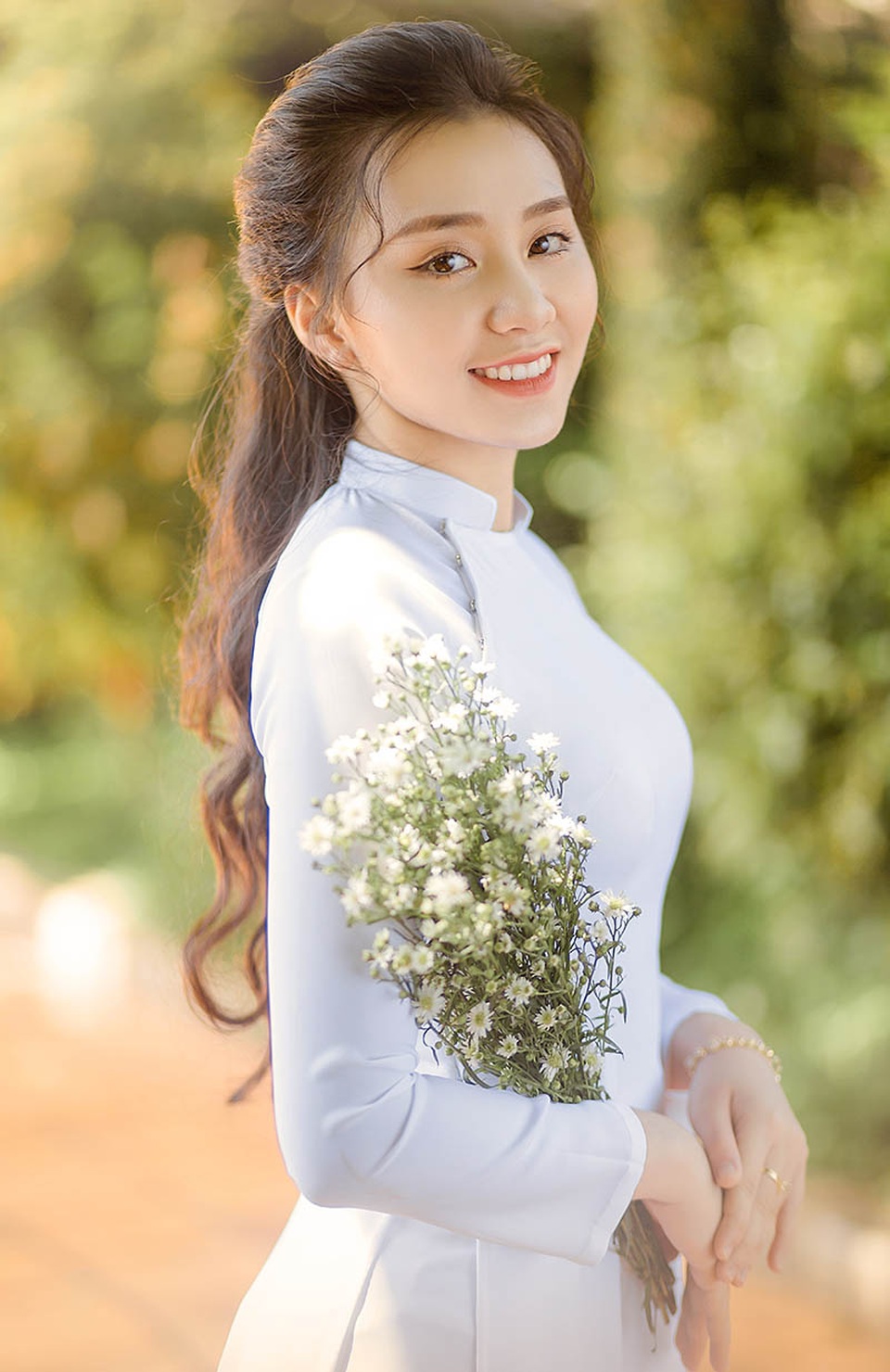 Nữ sinh Đắk Lắk “gây thương nhớ” với nét đẹp trong veo - 4 Nữ sinh Đắk Lắk “gây thương nhớ” với nét đẹp trong veo - 4