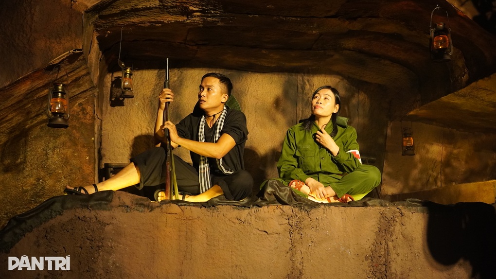 Anh nông dân, chị bán hàng ở Củ Chi làm diễn viên, khiến khán giả bật khóc - 3 Anh nông dân, chị bán hàng ở Củ Chi làm diễn viên, khiến khán giả bật khóc - 3