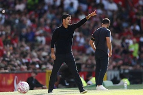 HLV Arteta tiết lộ về cách Arsenal đánh bại Man Utd