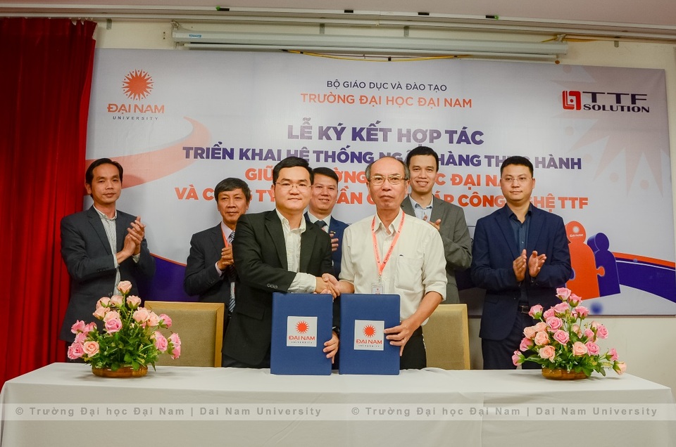 Trường đại học phía Bắc đầu tiên đưa phần mềm Core Banking vào giảng dạy - 1 Trường đại học phía Bắc đầu tiên đưa phần mềm Core Banking vào giảng dạy - 1