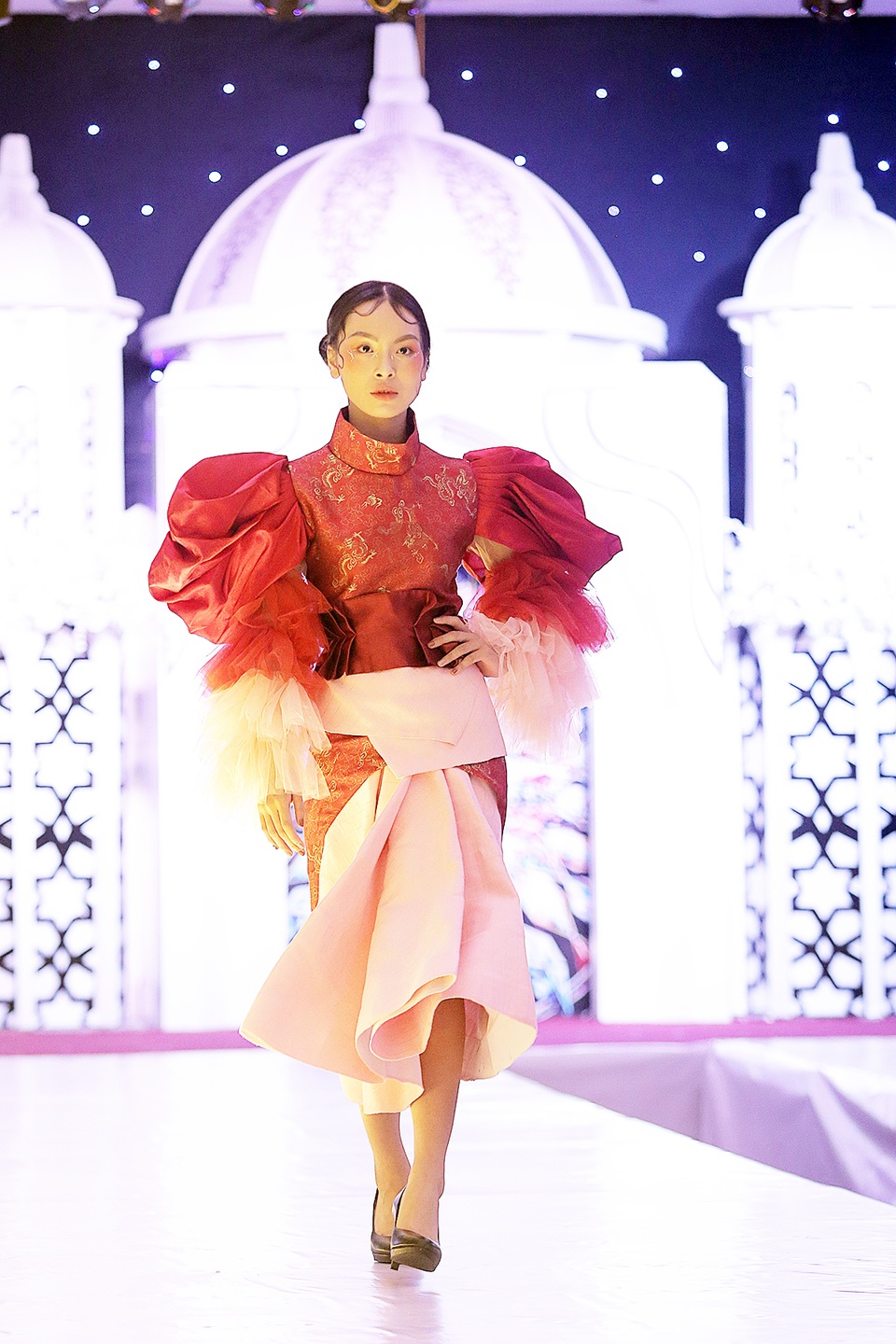 Chiêm ngưỡng những thiết kế thời trang độc đáo của học sinh Hà thành - 2 Chiêm ngưỡng những thiết kế thời trang độc đáo của học sinh Hà thành - 2