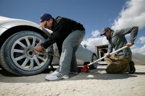 “Nuôi” siêu xe Bugatti Veyron tốn hơn máy bay cá nhân?