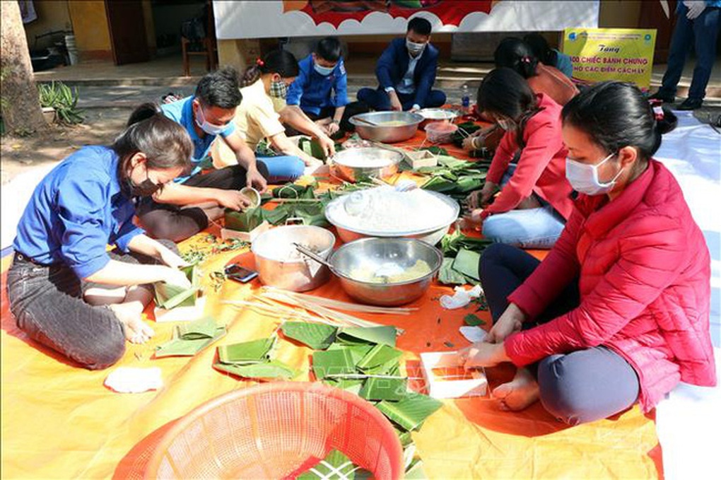 Thưởng Tết hơn 1 triệu đồng, công nhân không dám về quê ăn Tết - 2 Thưởng Tết hơn 1 triệu đồng, công nhân không dám về quê ăn Tết - 2
