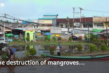 Căn nhà sống trơ trọi giữa ngôi làng đang dần chìm xuống biển