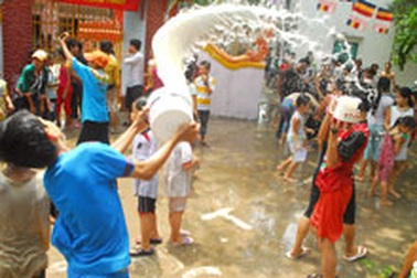 Tưng bừng lễ Chol Chnam Thmey