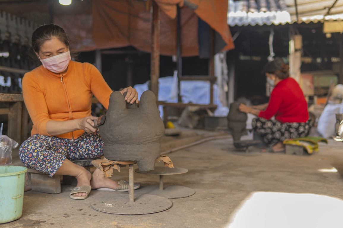 Làng đúc lư đồng cuối cùng ở TPHCM đìu hiu đón Tết - 8 Làng đúc lư đồng cuối cùng ở TPHCM đìu hiu đón Tết - 8