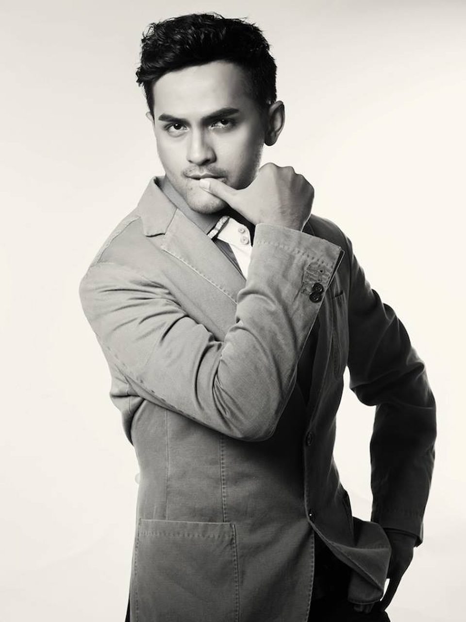 Sao nổi danh màn ảnh Việt bỏ hào quang sang Mỹ định cư - 7