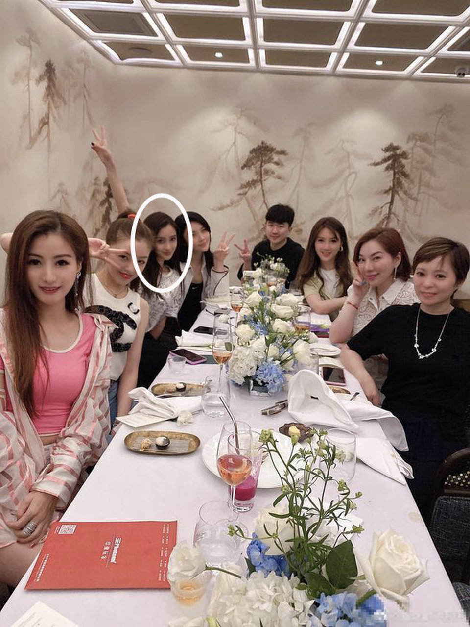 Angelababy lộ gương mặt kém sắc, mệt mỏi vì thiếu lớp trang điểm - 5