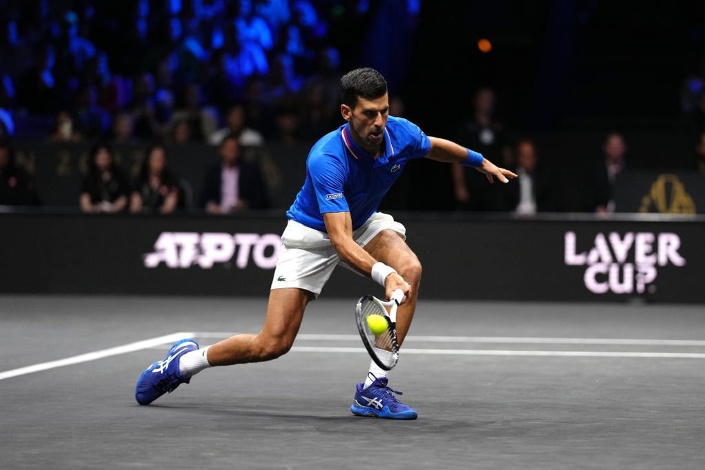 Vì Federer, Djokovic vẫn thi đấu dù gặp chấn thương - 1 Vì Federer, Djokovic vẫn thi đấu dù gặp chấn thương - 1