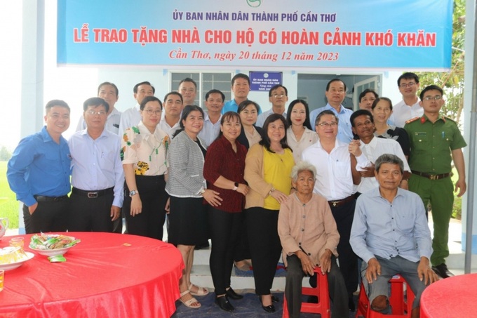 Chủ tịch UBND TP.Cần Thơ gửi lời cảm ơn đến Công ty TNHH MTV Xổ số kiến thiết Cần Thơ, Sở Lao động - Thương binh và Xã hội, Ủy ban nhân dân huyện Cờ Đỏ đã phối hợp, hỗ trợ xây dựng nhà cho hộ gia đình bà Đào Thị Diệu rất trách nhiệm, rất quyết tâm và thật sự ý nghĩa.