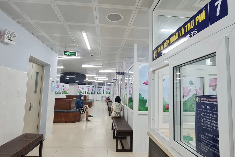 Công đoàn Y tế sẽ bảo vệ quyền lợi viên chức Viện Y dược học dân tộc TPHCM - 2 Công đoàn Y tế sẽ bảo vệ quyền lợi viên chức Viện Y dược học dân tộc TPHCM - 2