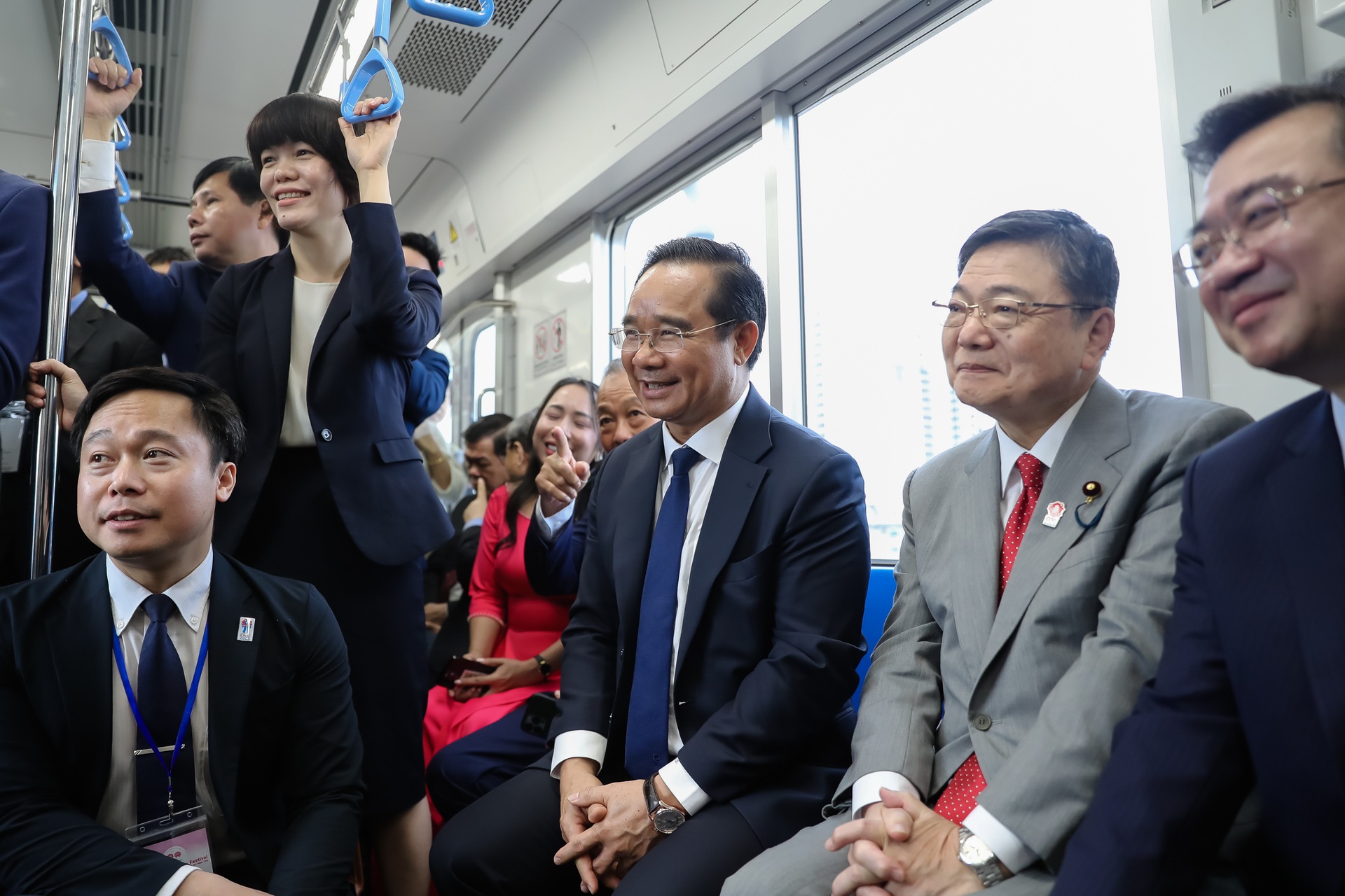 Toàn cảnh lễ khánh thành tuyến metro đầu tiên ở TPHCM - 11 Toàn cảnh lễ khánh thành tuyến metro đầu tiên ở TPHCM - 11
