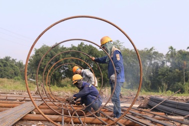Vật liệu xây dựng đồng loạt tăng giá đe dọa giấc mơ an cư của người dân